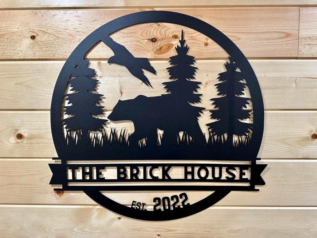 פיג'ן פורג' The Brick House: Brand New! 3 Bedroom Home With Private Driveway מראה חיצוני תמונה